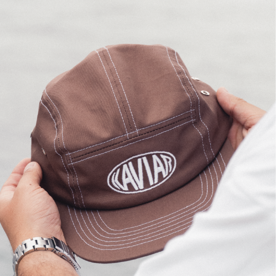 Gorra de 5 paneles marrón